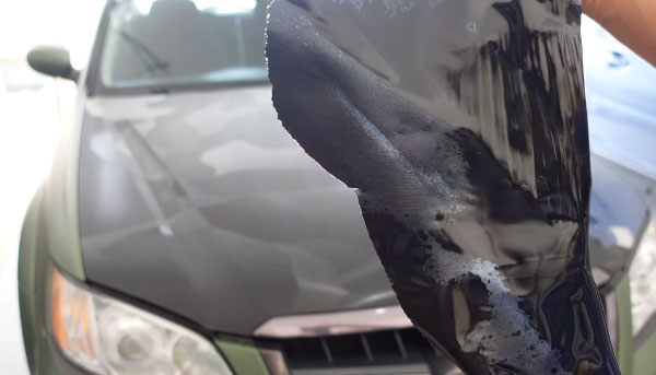 Does plastic wrap ruin car paint