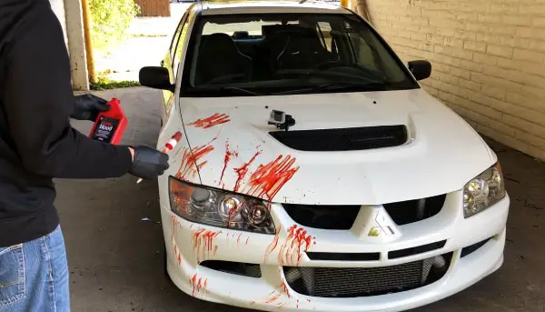 How to Put Fake Blood on a Car?