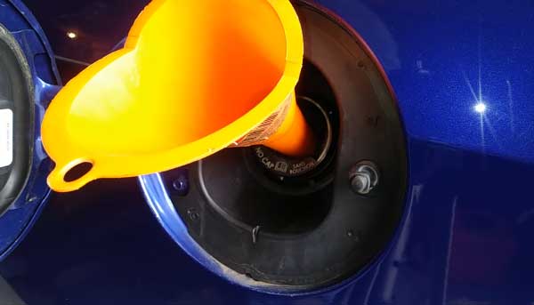 How to Refill Gas Tanks to Saving Car Paint from Gasoline?