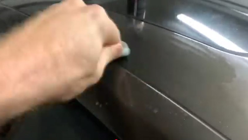 How to Remove Greasy Fingerprints from Car Paint